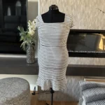 Thumbnail for Robe à rayure blanche et noir