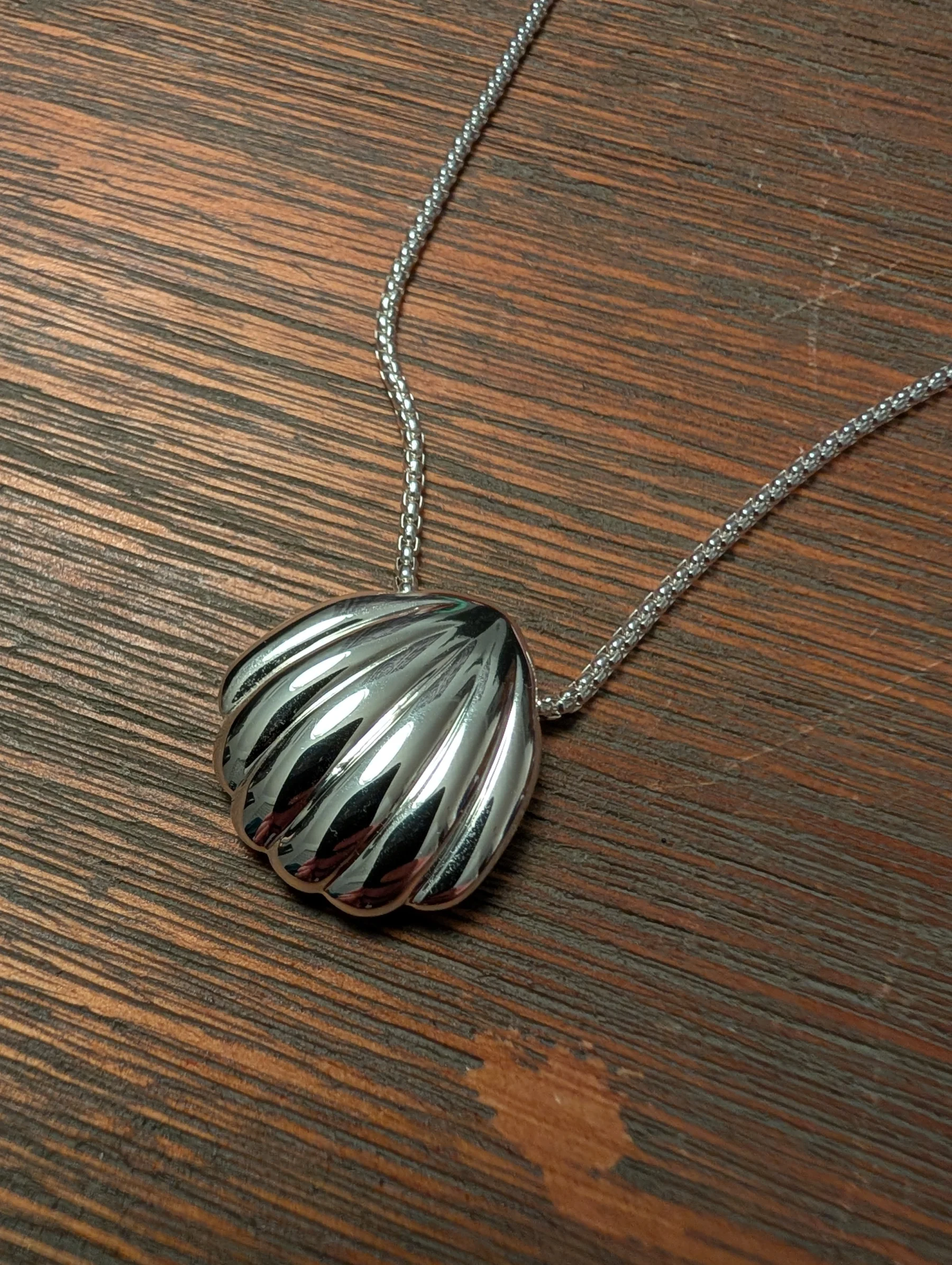 Pendentif coquillage Rw and Co seconde main