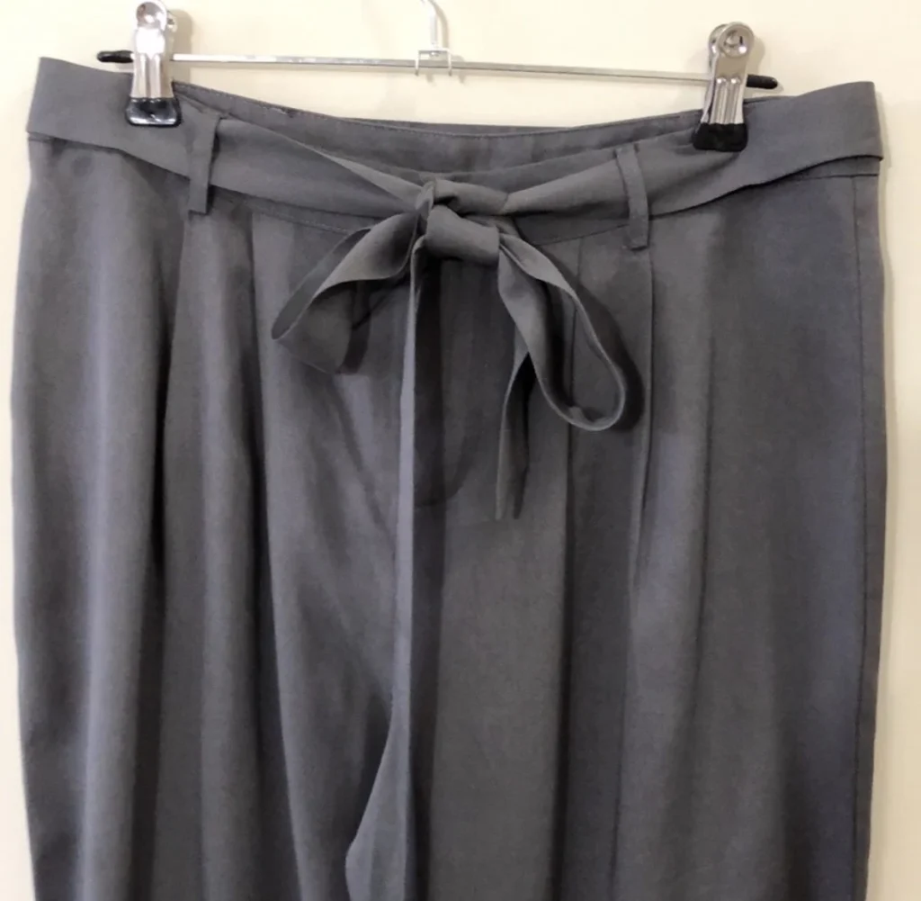 Featured image for Pantalon gris neuf Sadie & Sage