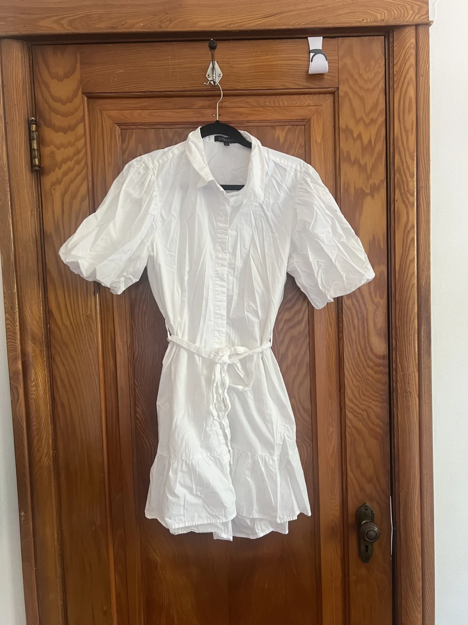 Featured image for Beautiful puffy white dress