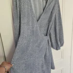 Featured thumbnail for Robe bleu à pois manches ballon marque ASOS Glamorous Bloom grandeur 8