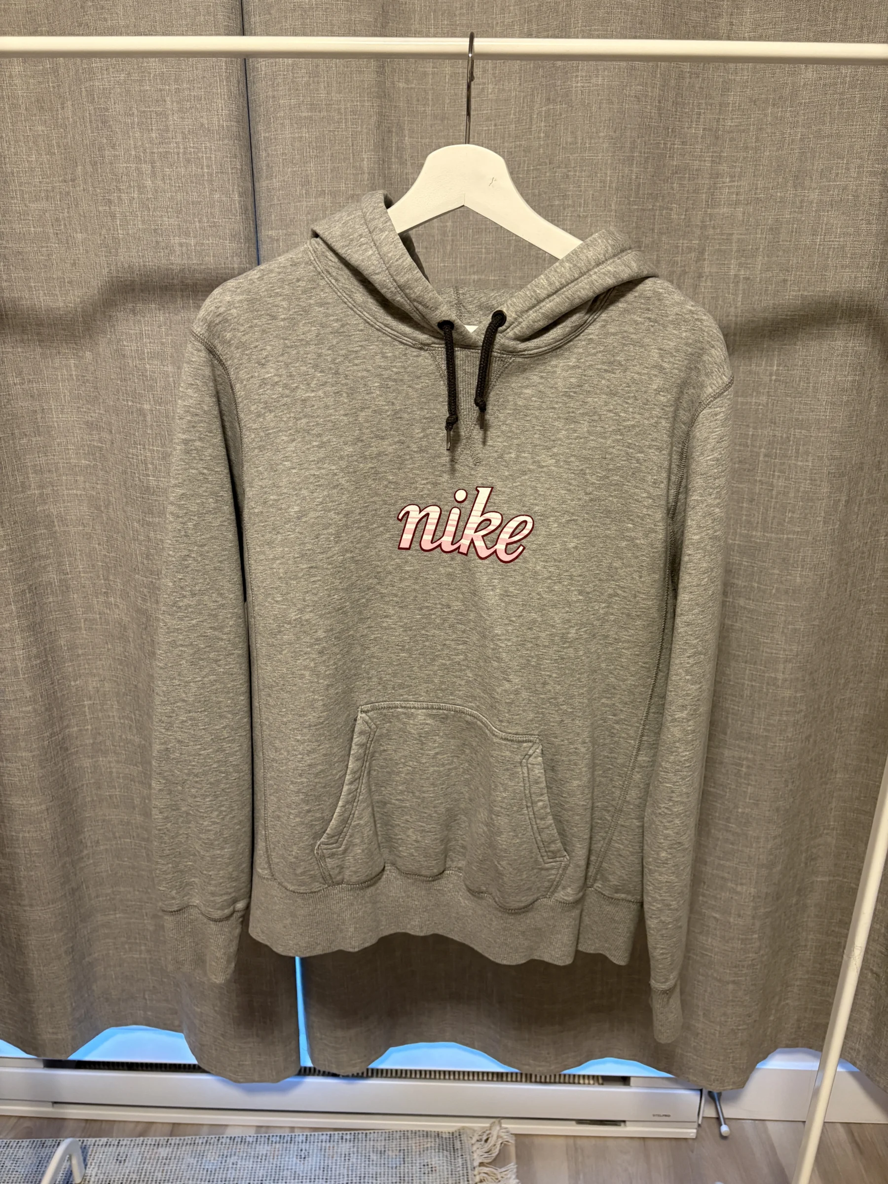 Hoodie Nike gris Nike seconde main
