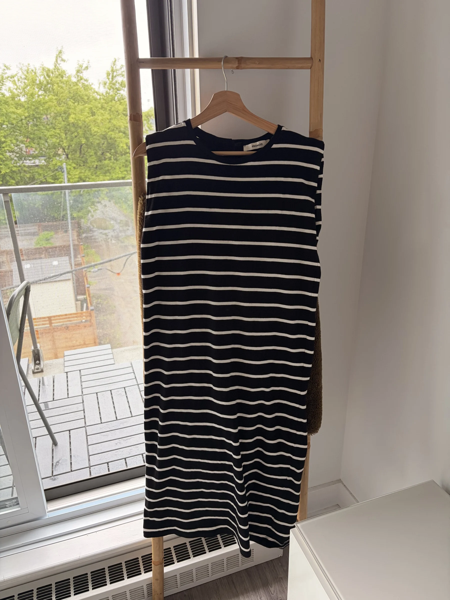 Robe marinière noire et blanche Promod seconde main