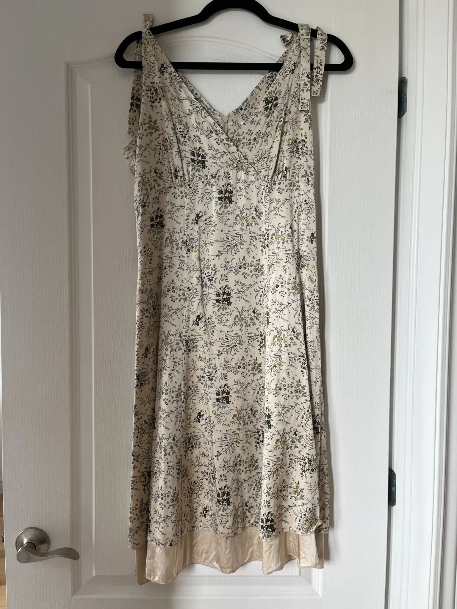 Image for 100% Soie! Robe Kensie taille 6 beige à motifs fleuris
