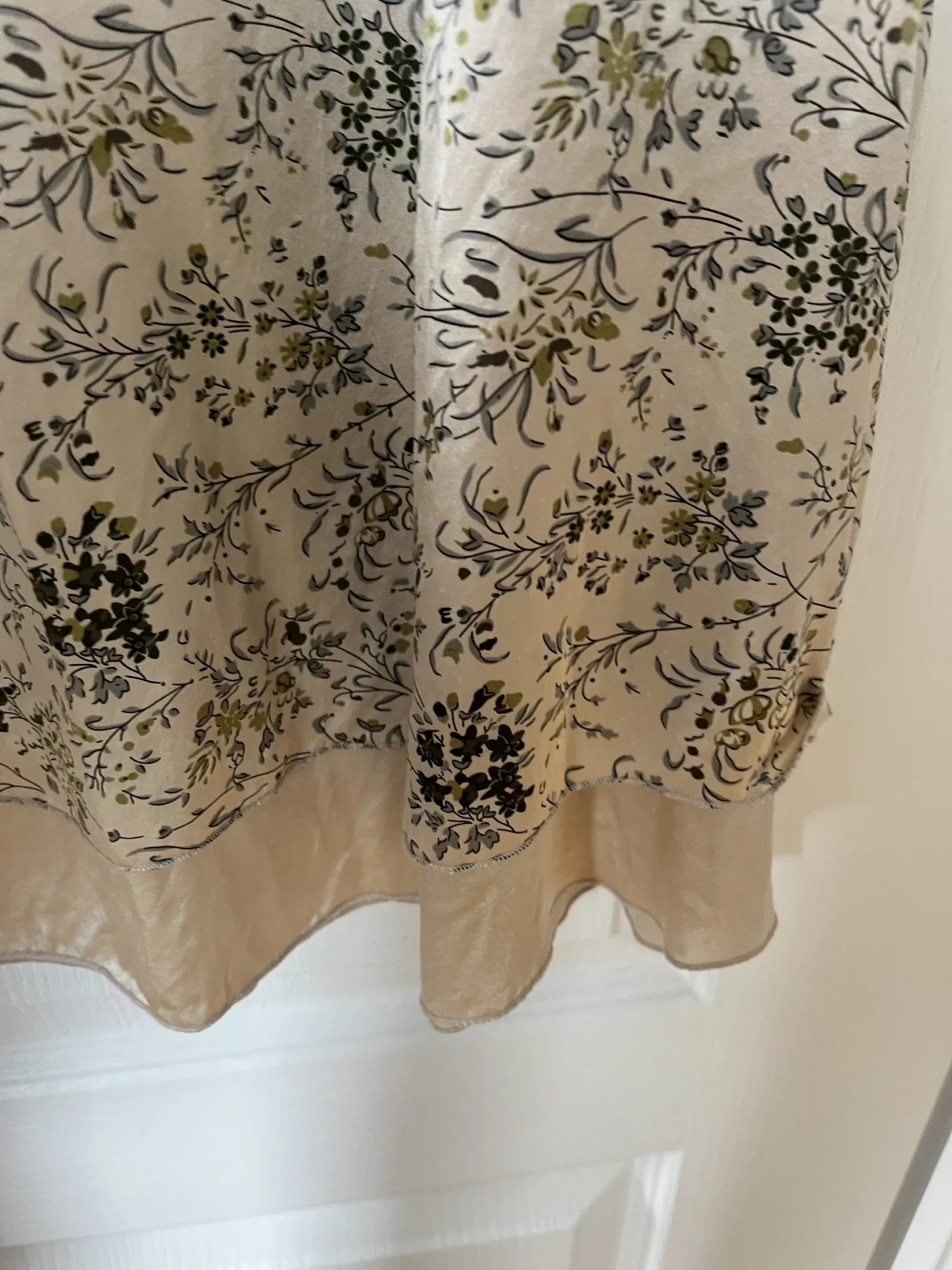 Image for 100% Soie! Robe Kensie taille 6 beige à motifs fleuris