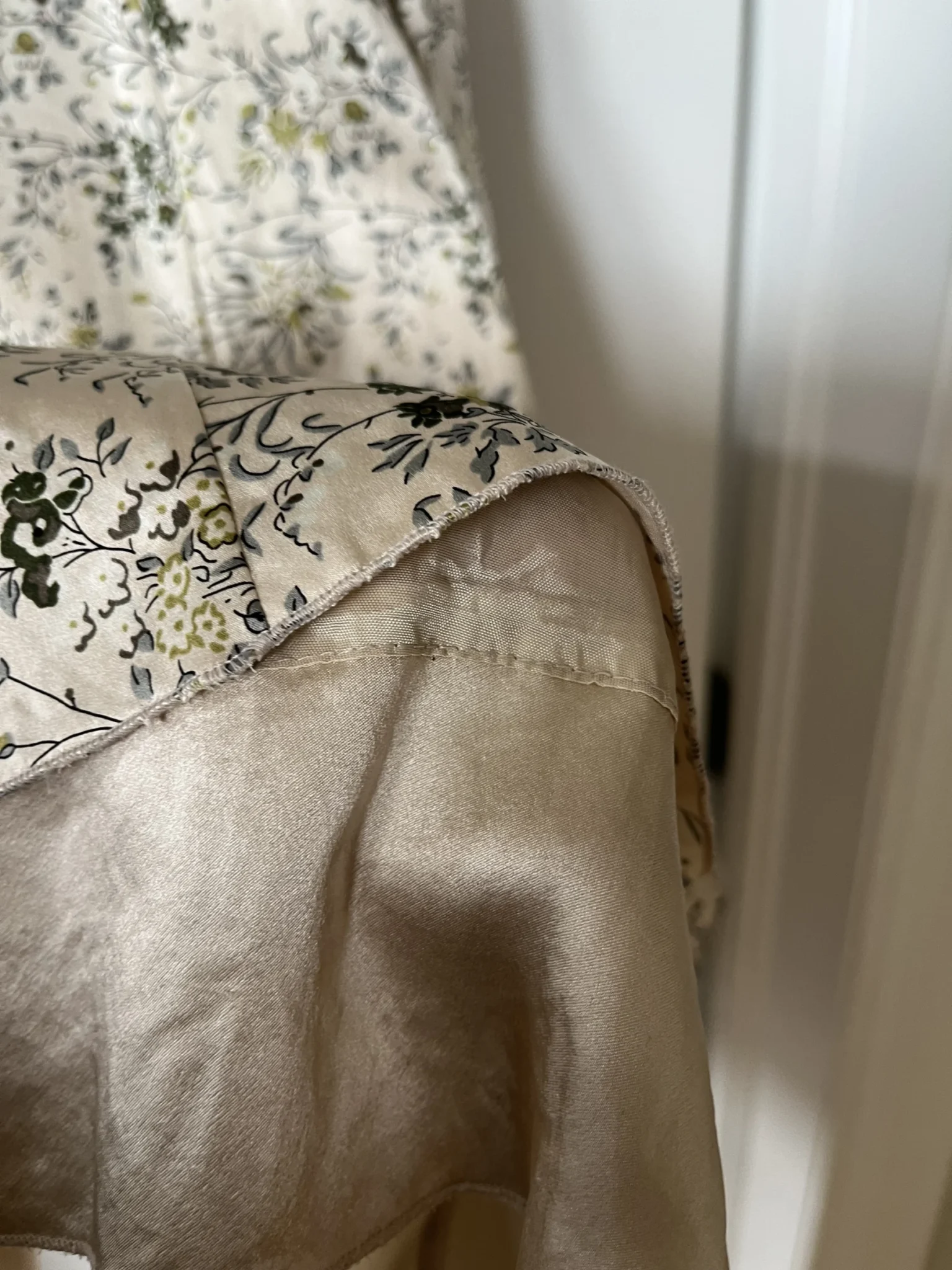 Image for 100% Soie! Robe Kensie taille 6 beige à motifs fleuris