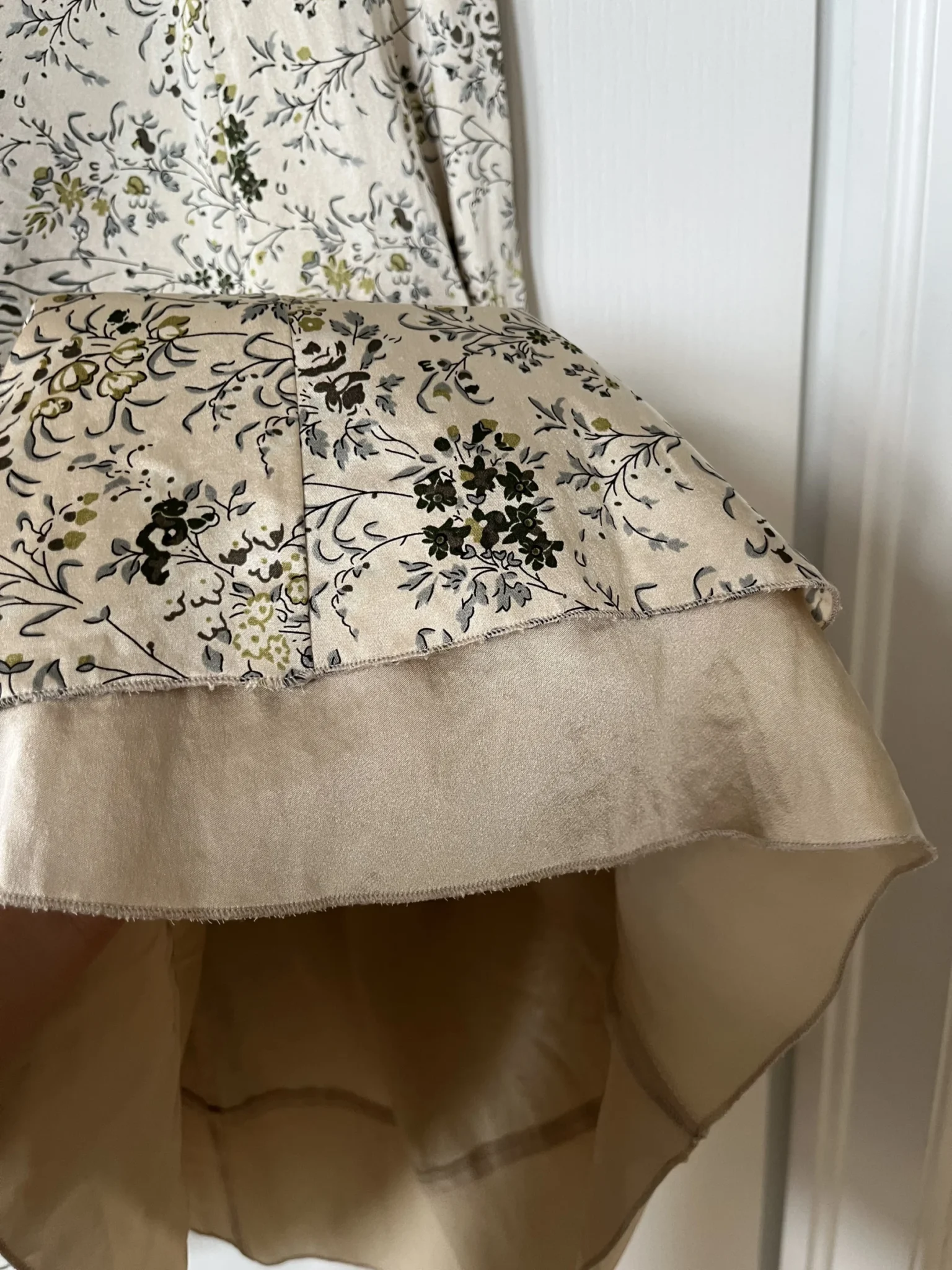 Image for 100% Soie! Robe Kensie taille 6 beige à motifs fleuris