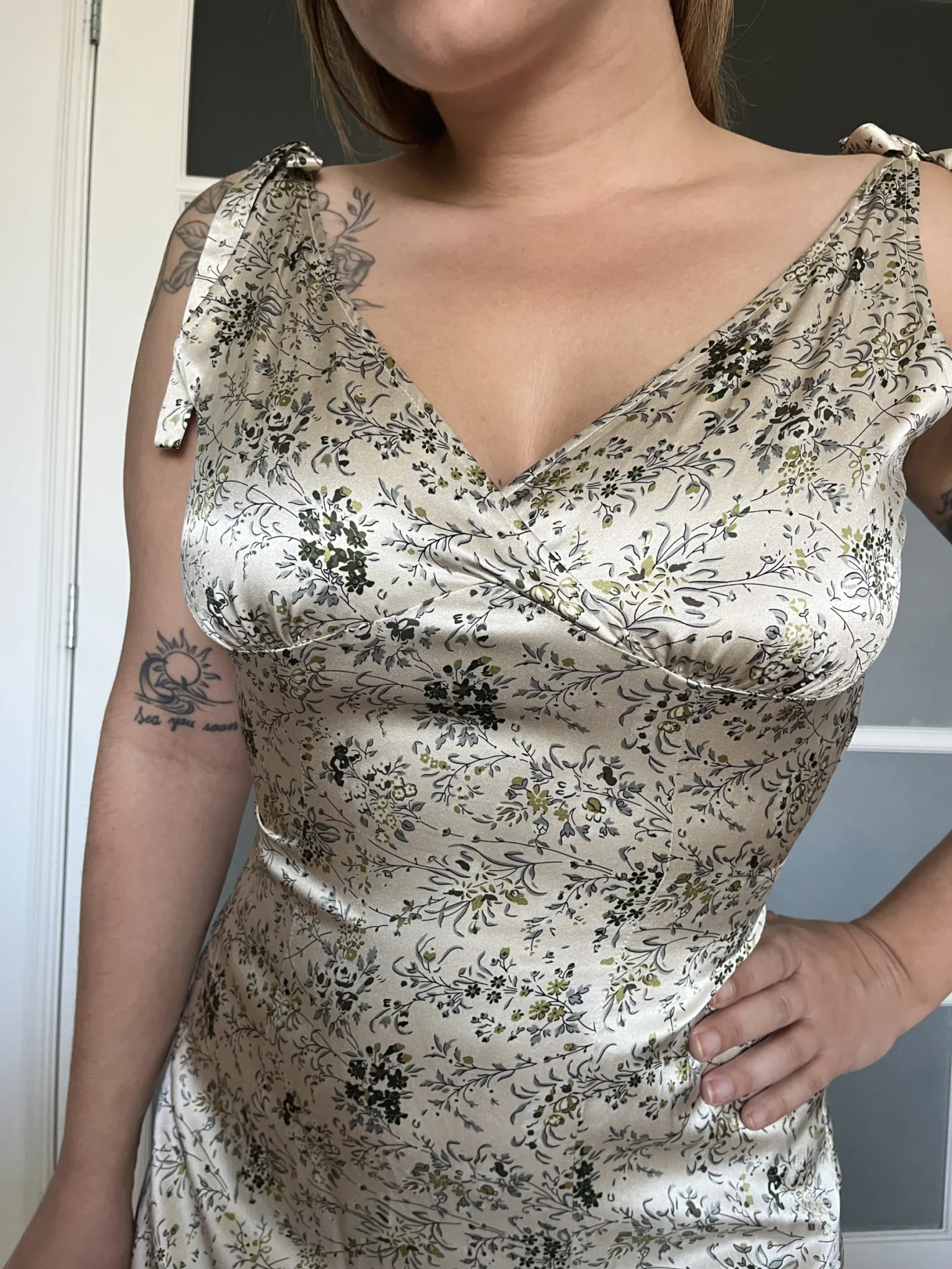 Image for 100% Soie! Robe Kensie taille 6 beige à motifs fleuris
