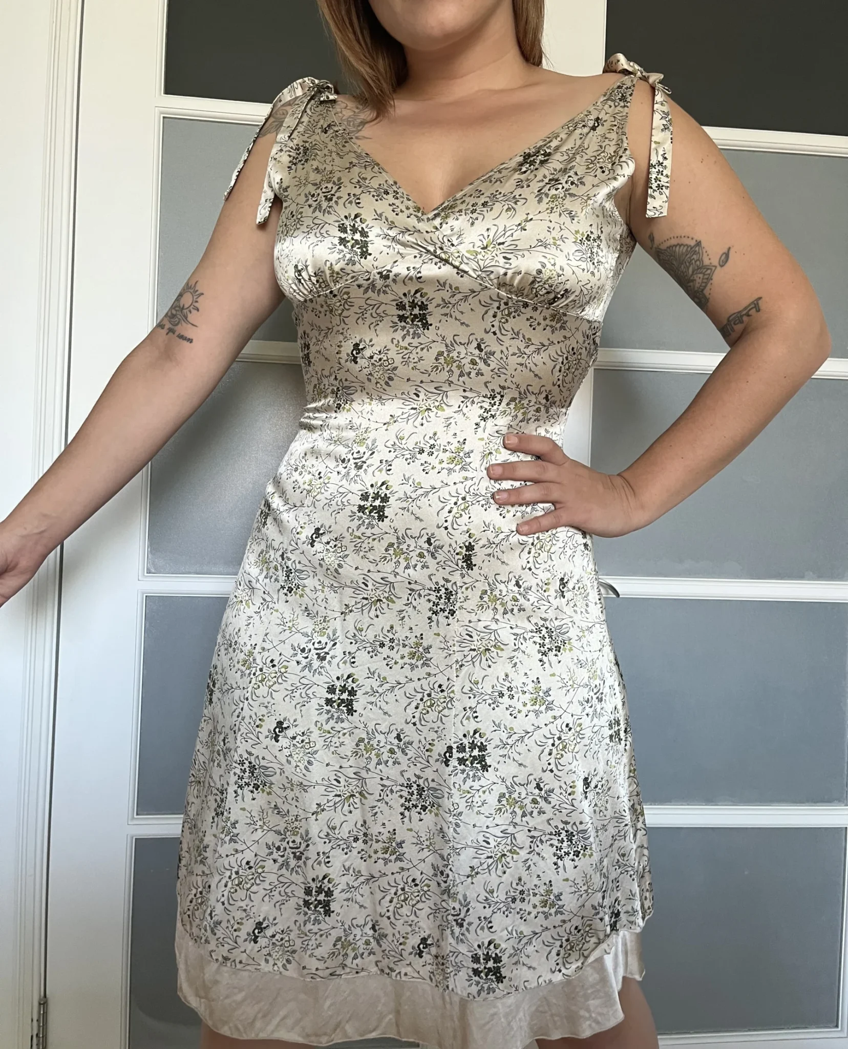 Image for 100% Soie! Robe Kensie taille 6 beige à motifs fleuris