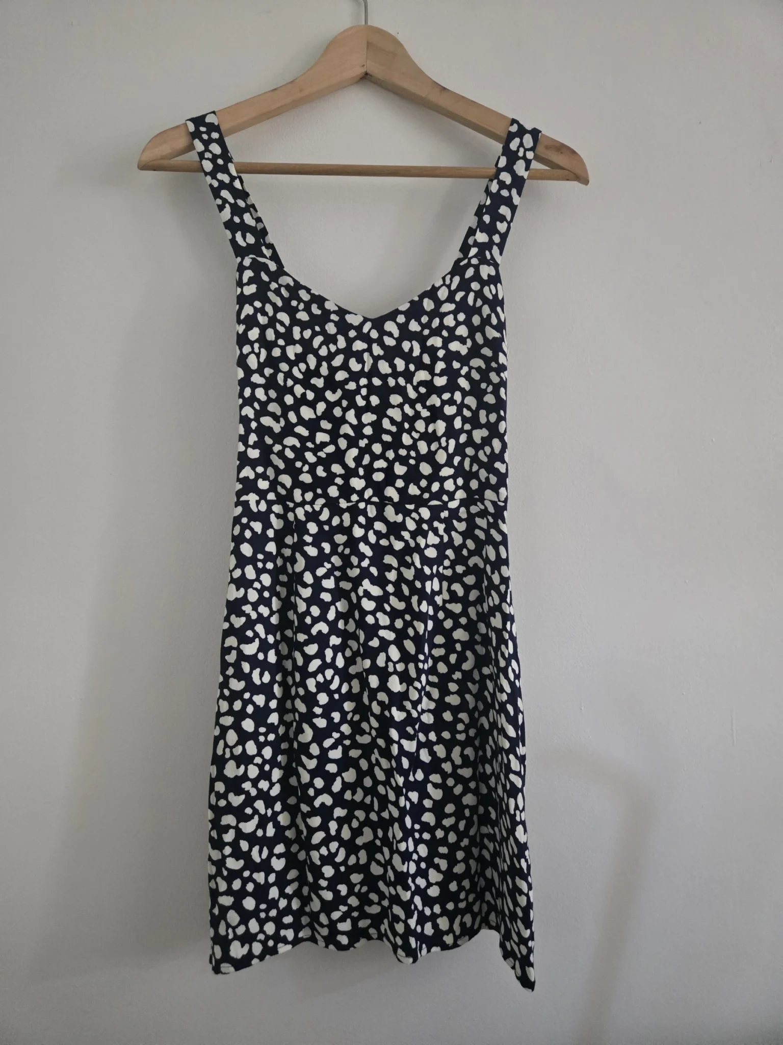 Featured image for Reformation robe marine