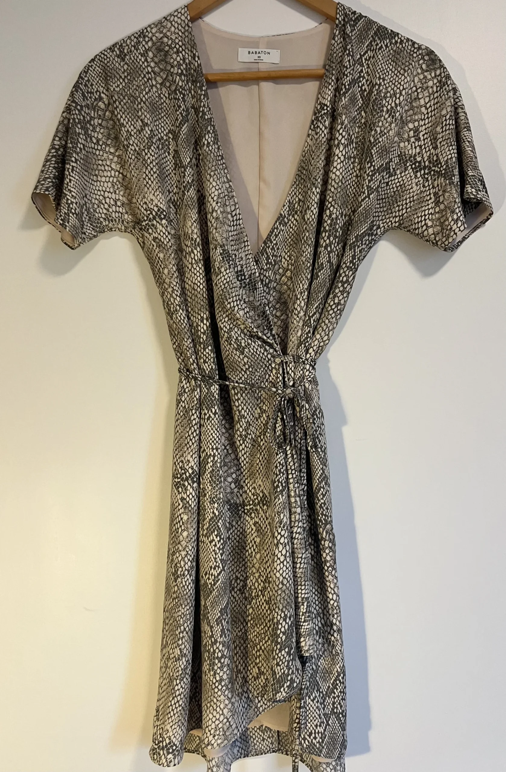 Robe cache-cœur Babaton XS Aritzia seconde main