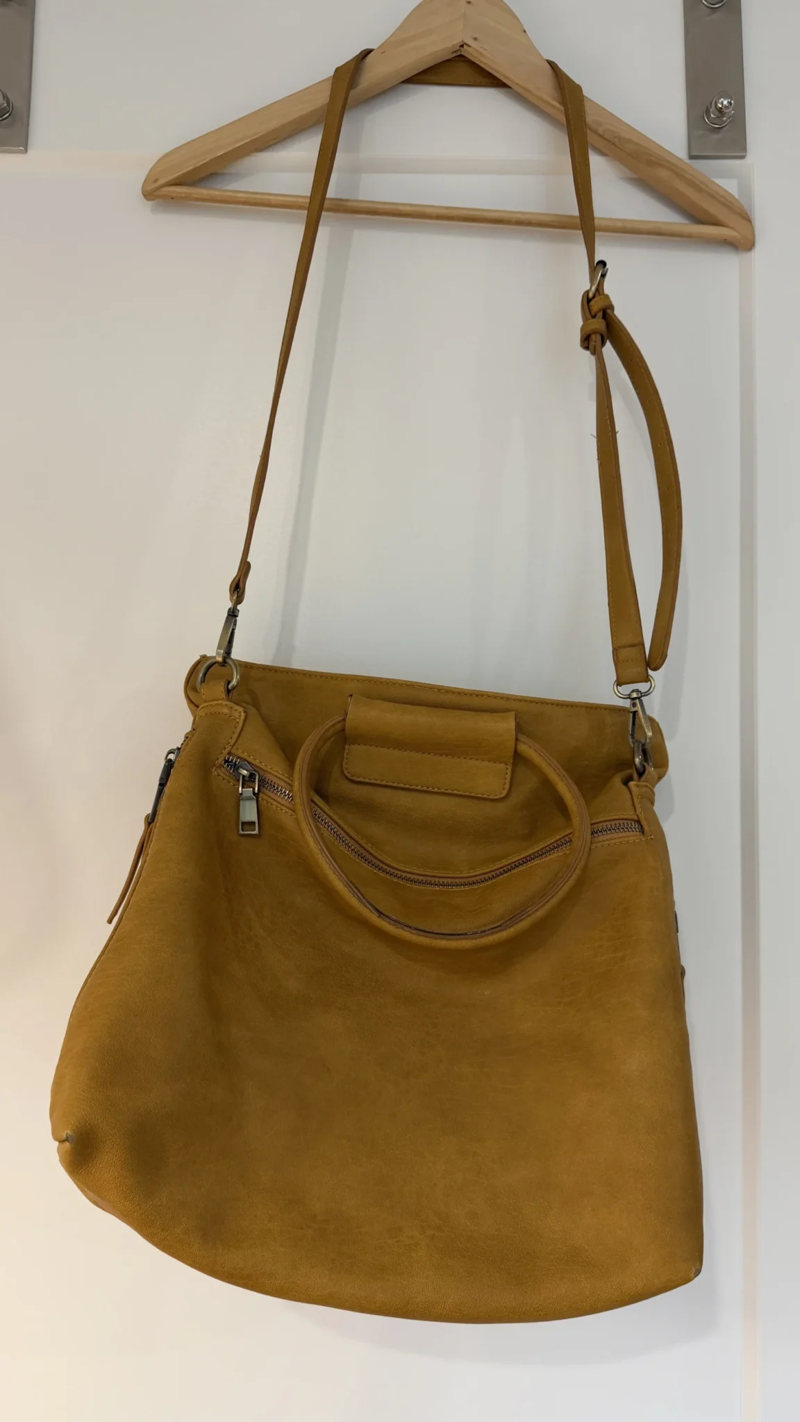 Featured image for Superbe sac en cuirette avec multiples poches