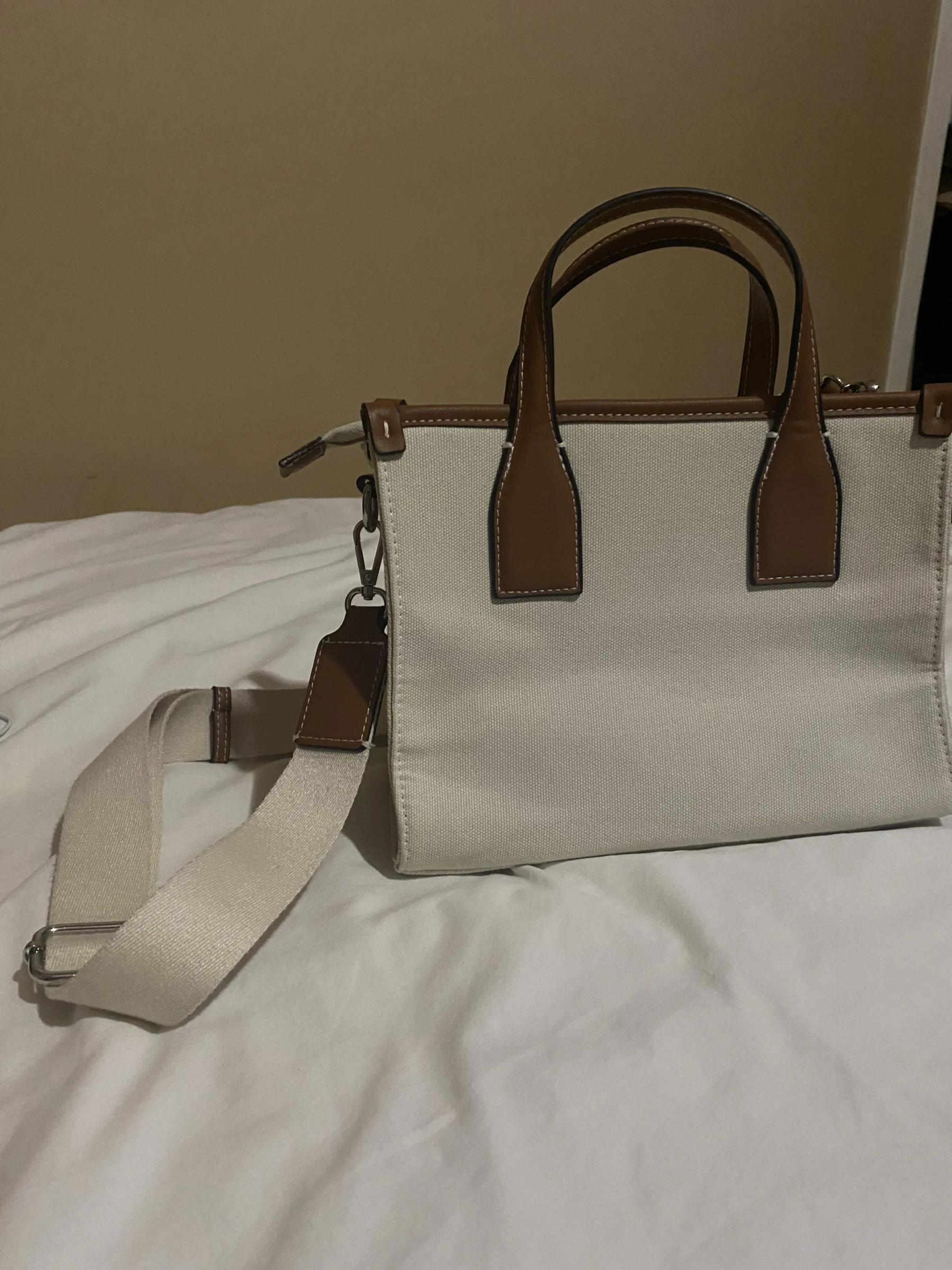 Sac en toile avec bandoulière Zara seconde main