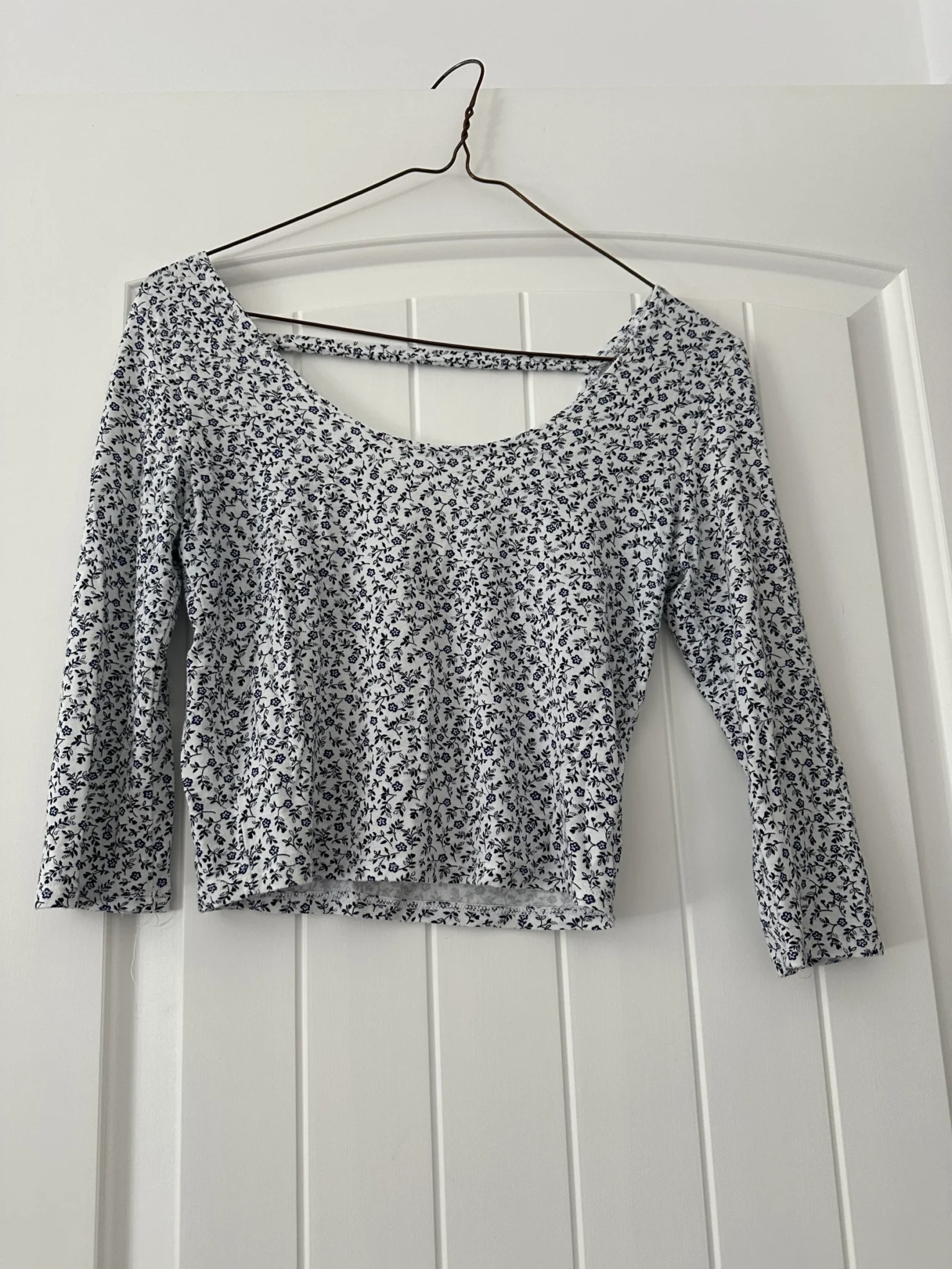 Featured image for Chandail fleuri crop top
