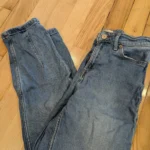 Featured thumbnail for Mom Jeans clair