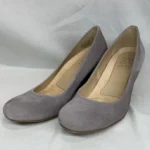 Featured thumbnail for Naturalizer faux suede shoes, size 5