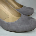 Thumbnail for Naturalizer faux suede shoes, size 5