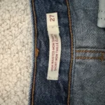 Thumbnail for Aritzia Levî’s High waisted mom shorts taille 27