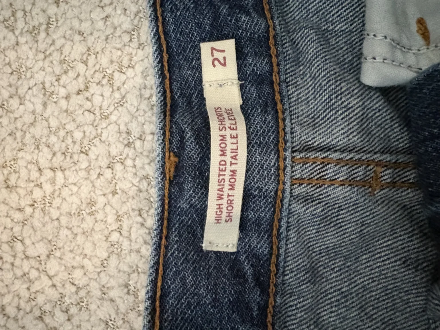 Image for Aritzia Levî’s High waisted mom shorts taille 27