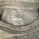 Thumbnail for T-shirt Everlane gris