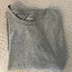 Thumbnail for T-shirt Everlane gris