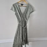 Featured thumbnail for Robe cache-coeur fleuries
