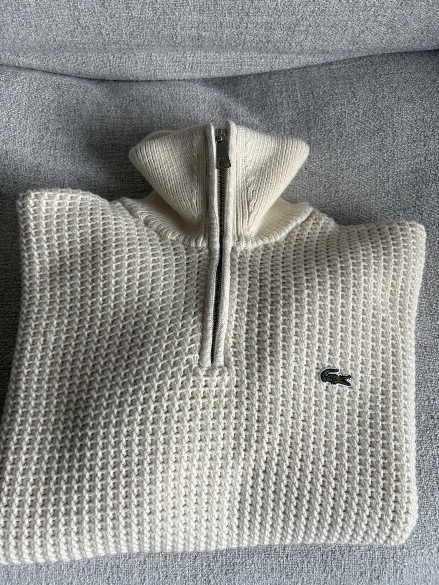 Image for Chandail en tricot Lacoste