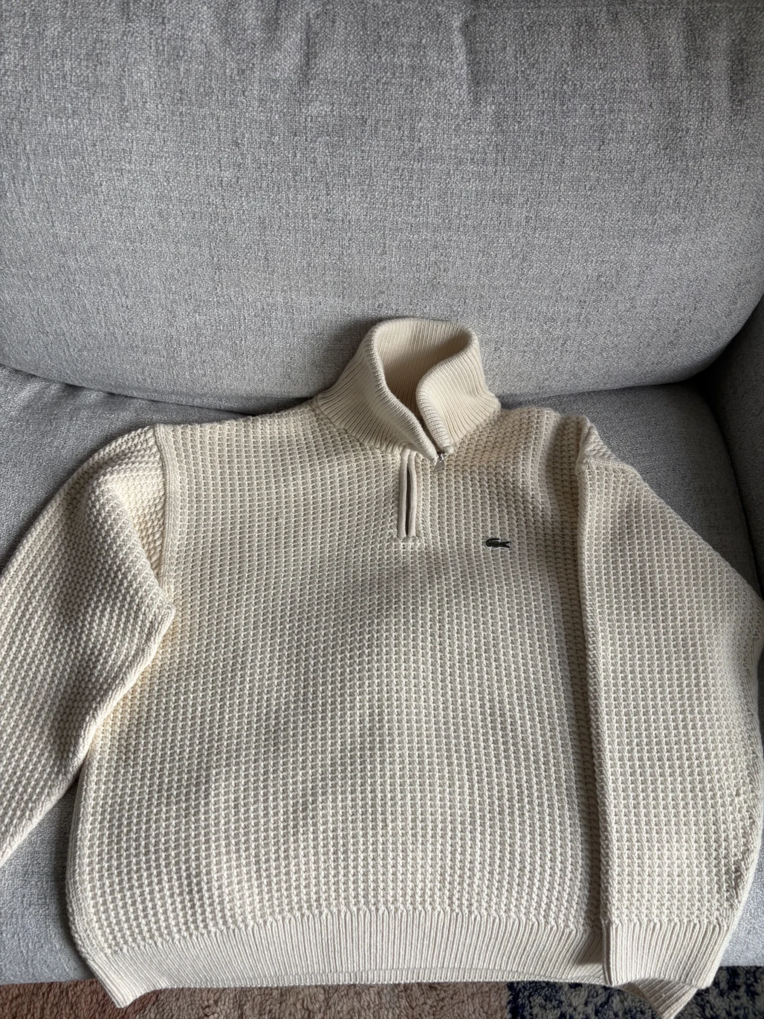 Image for Chandail en tricot Lacoste