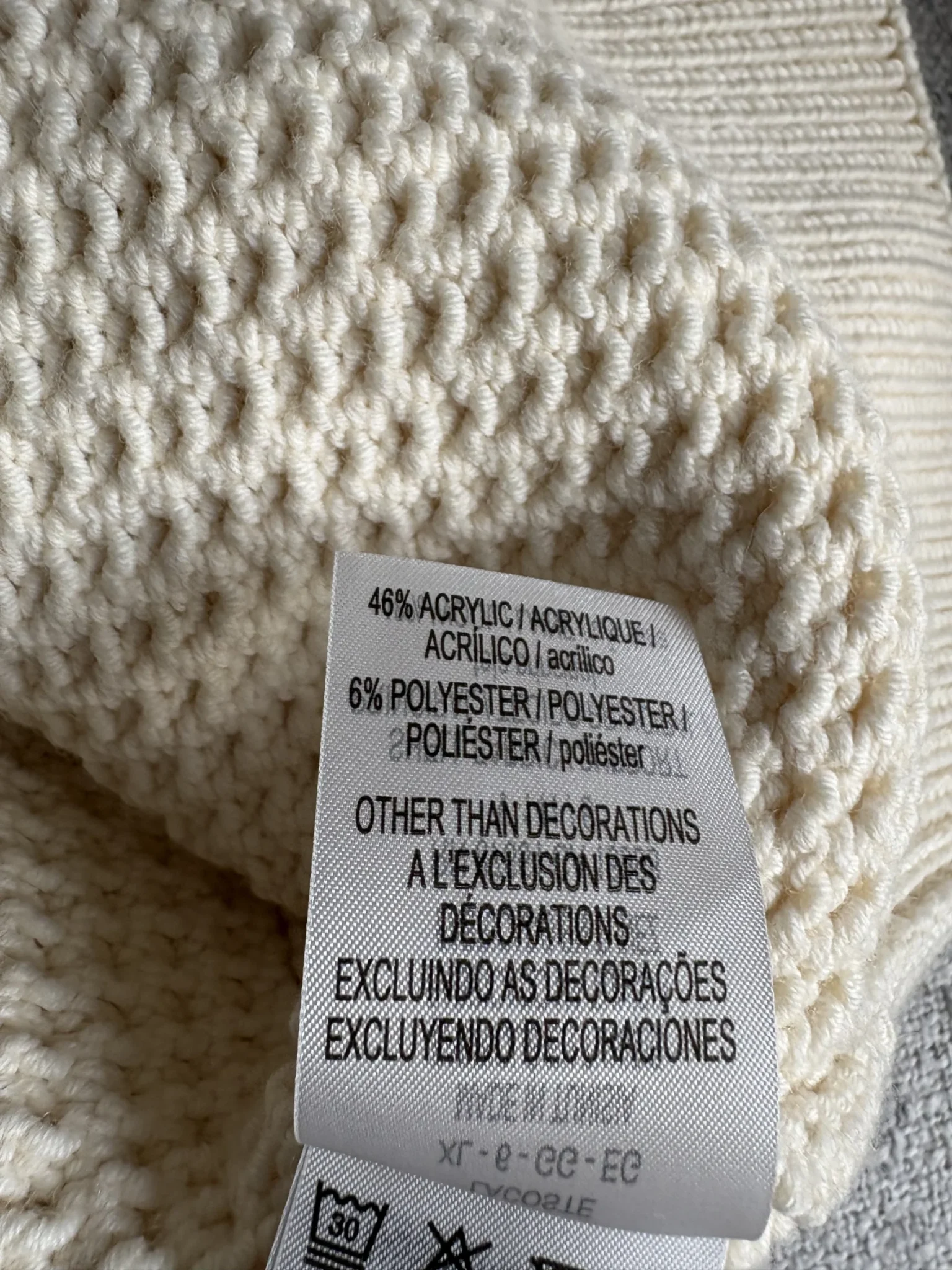 Image for Chandail en tricot Lacoste