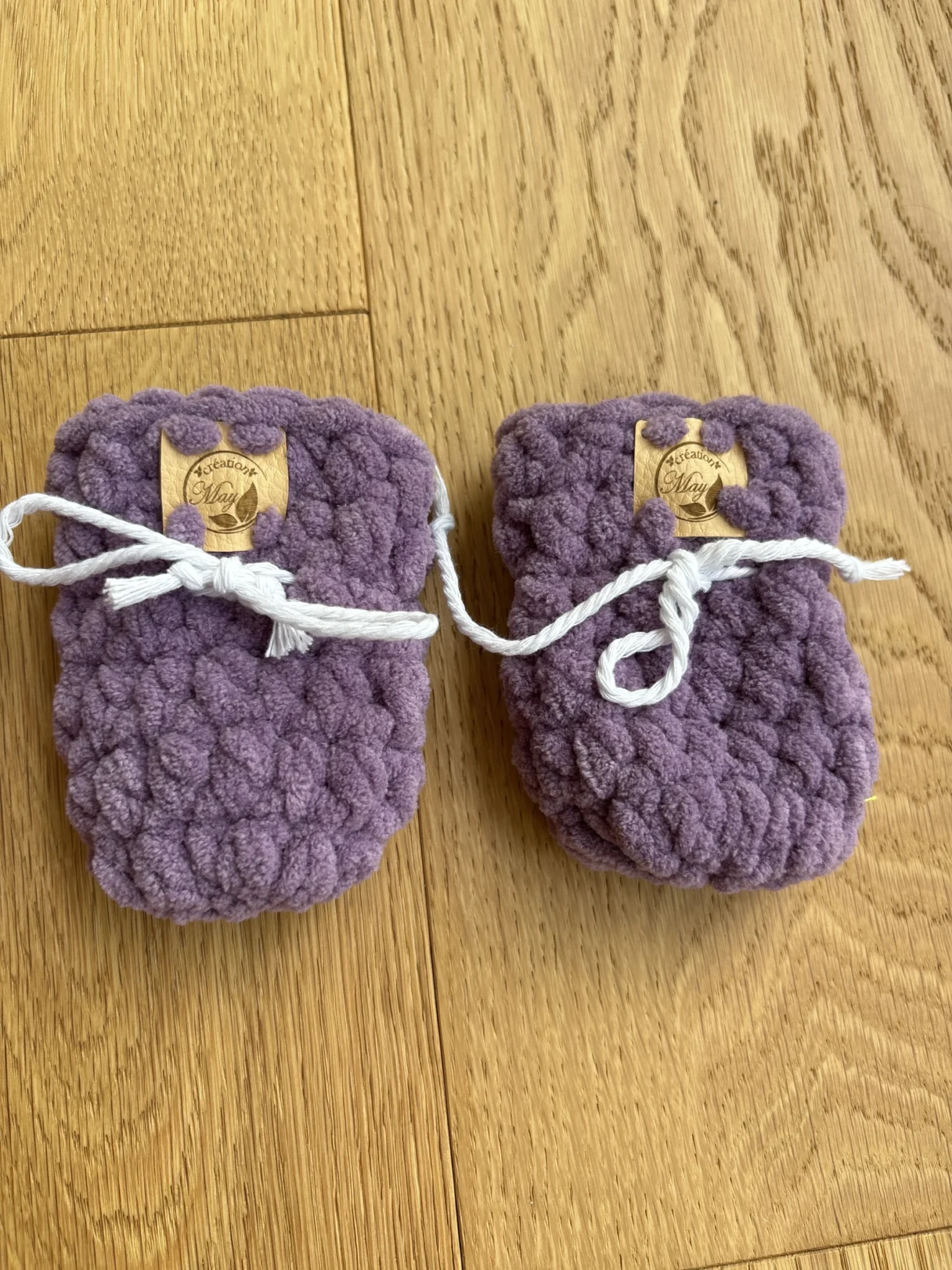 Image for Pantoufles et mitaines pour bébé