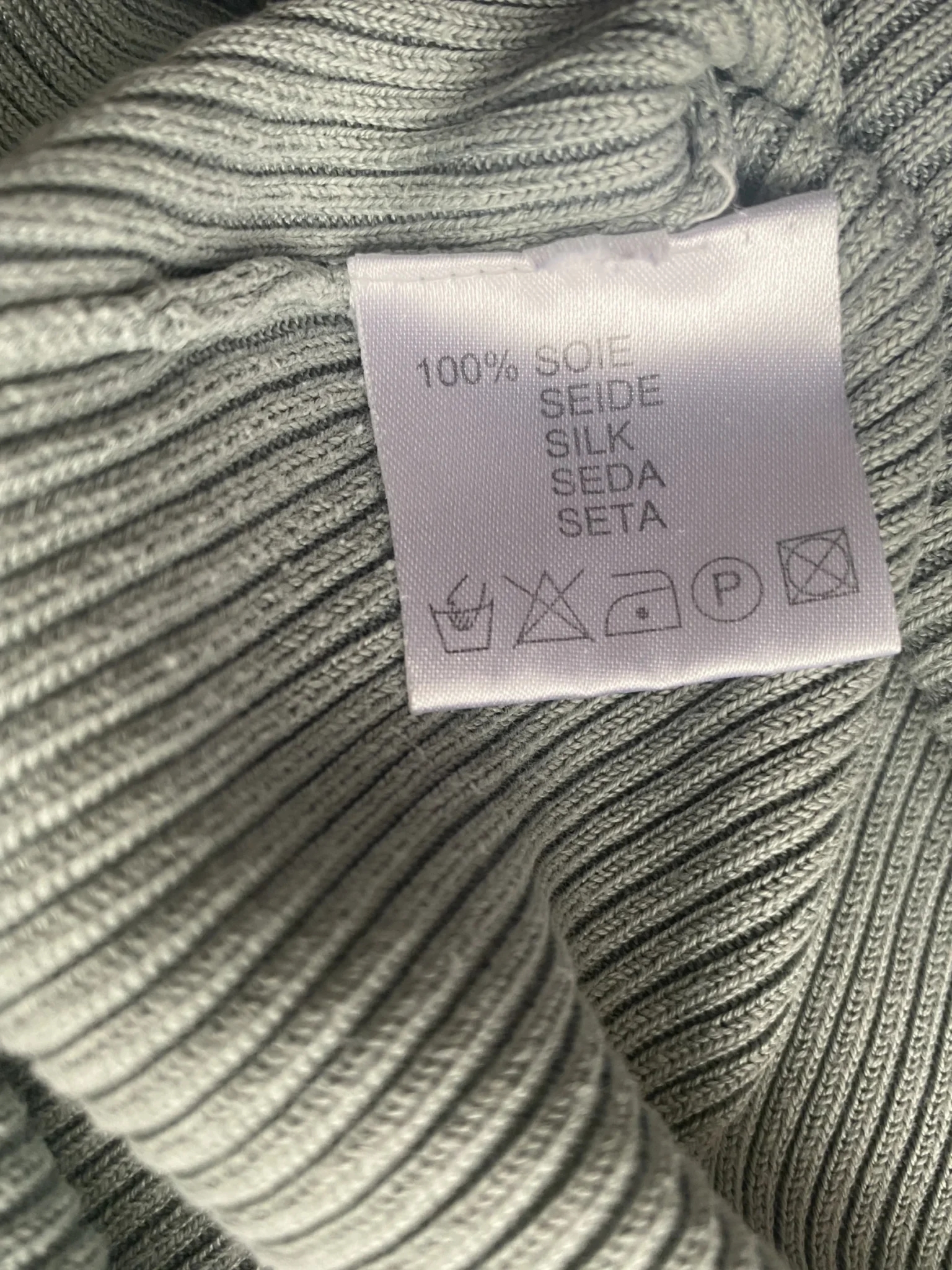 Image for Haut côtelé en soie 100 % vert sauge