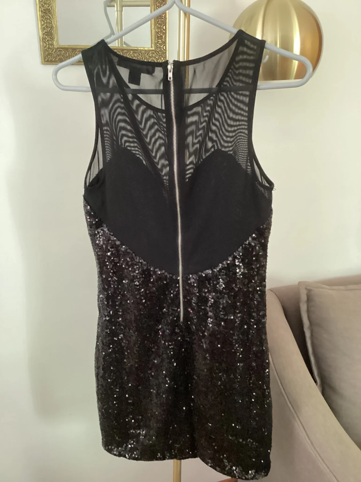 Image for Robe noire à sequins