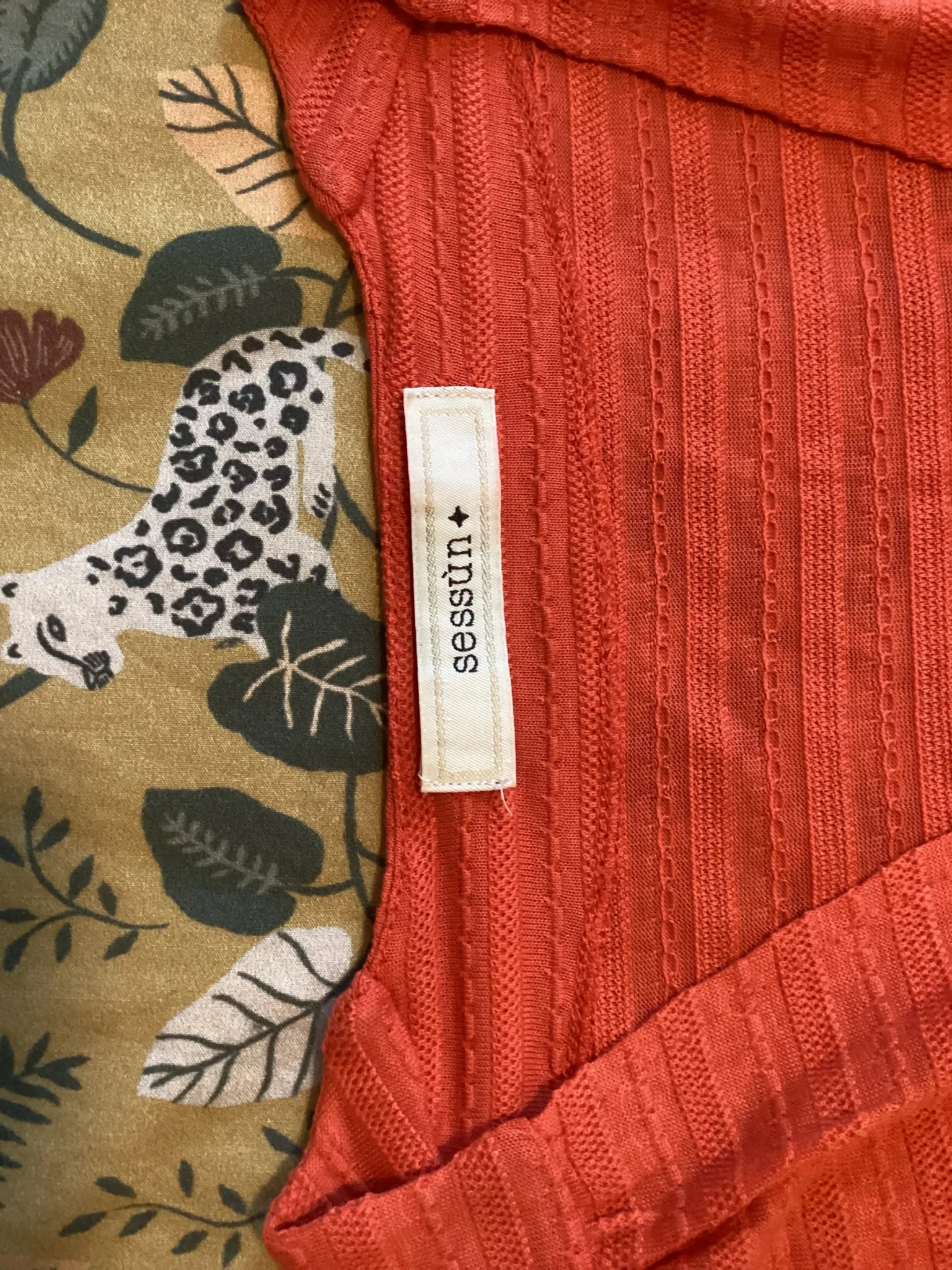 Image for Jolie robe rouge/orangée de Sessun