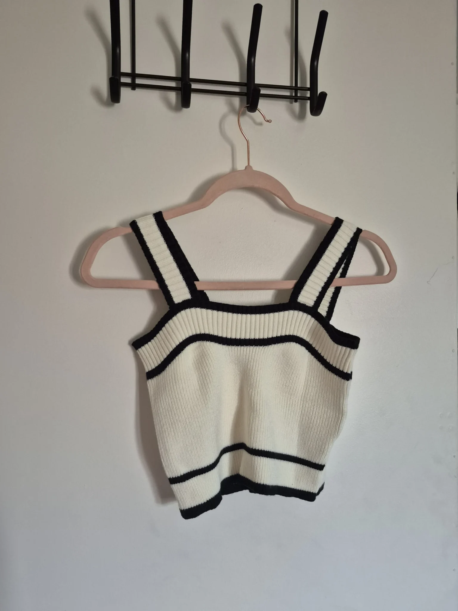 Featured image for Camisole blanche et noire XS