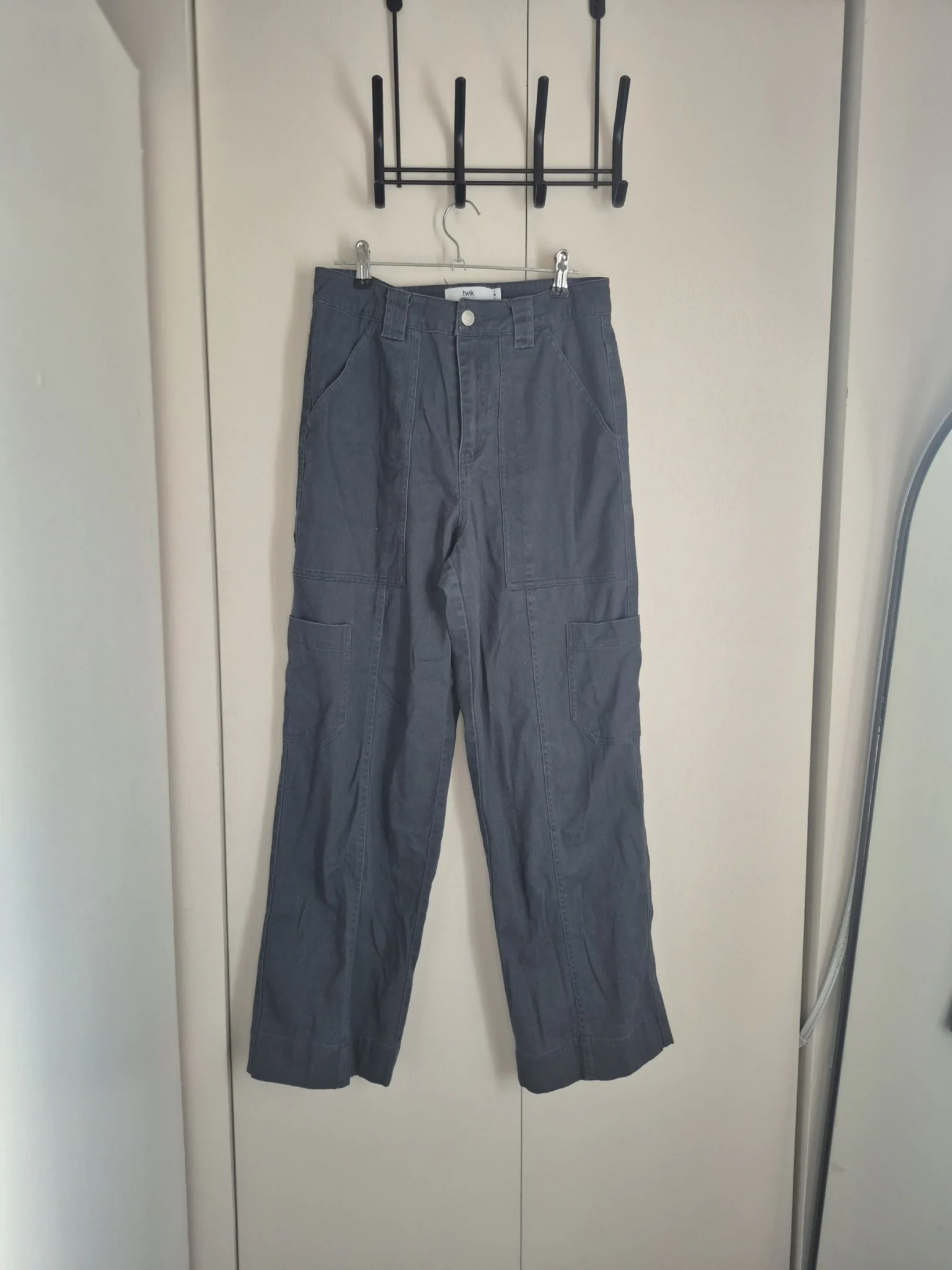 Featured image for Pantalon Twik Simons Small