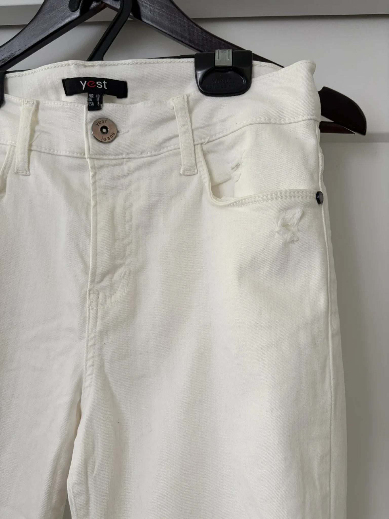 Featured image for YEST white jeans