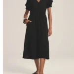 Featured thumbnail for Superbe robe NEUVE noire de marque Velvet by Graham & Spencer