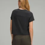 Thumbnail for T-shirt lululemon neuf