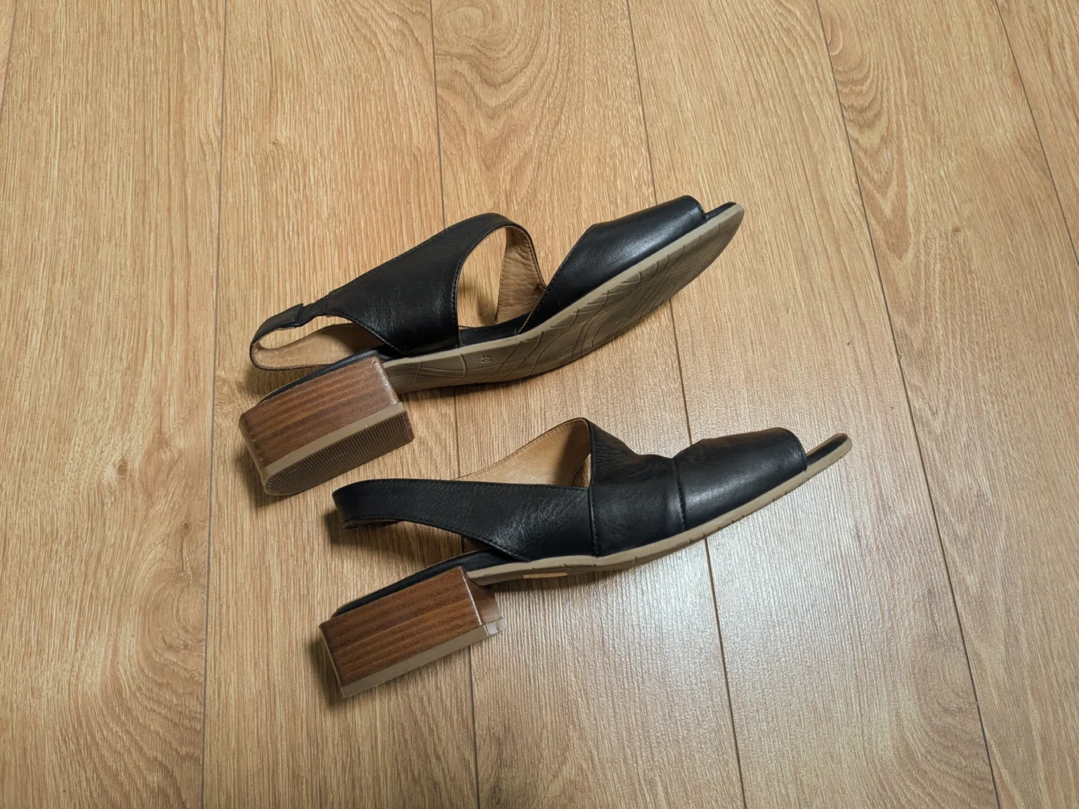 Image for Sandales en cuir Bueno - Femme - Taille 40 - Talon 1,5 po