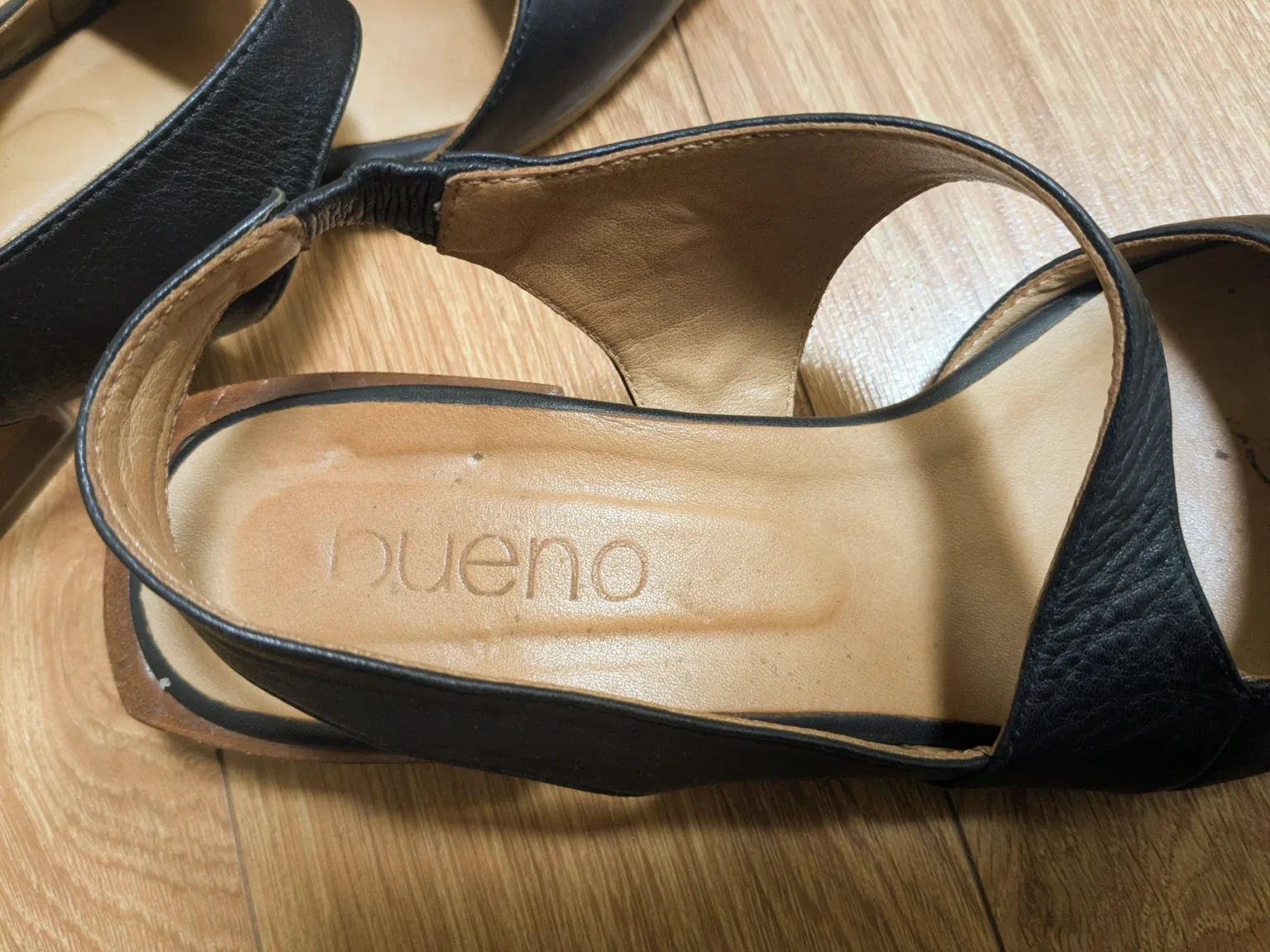 Image for Sandales en cuir Bueno - Femme - Taille 40 - Talon 1,5 po