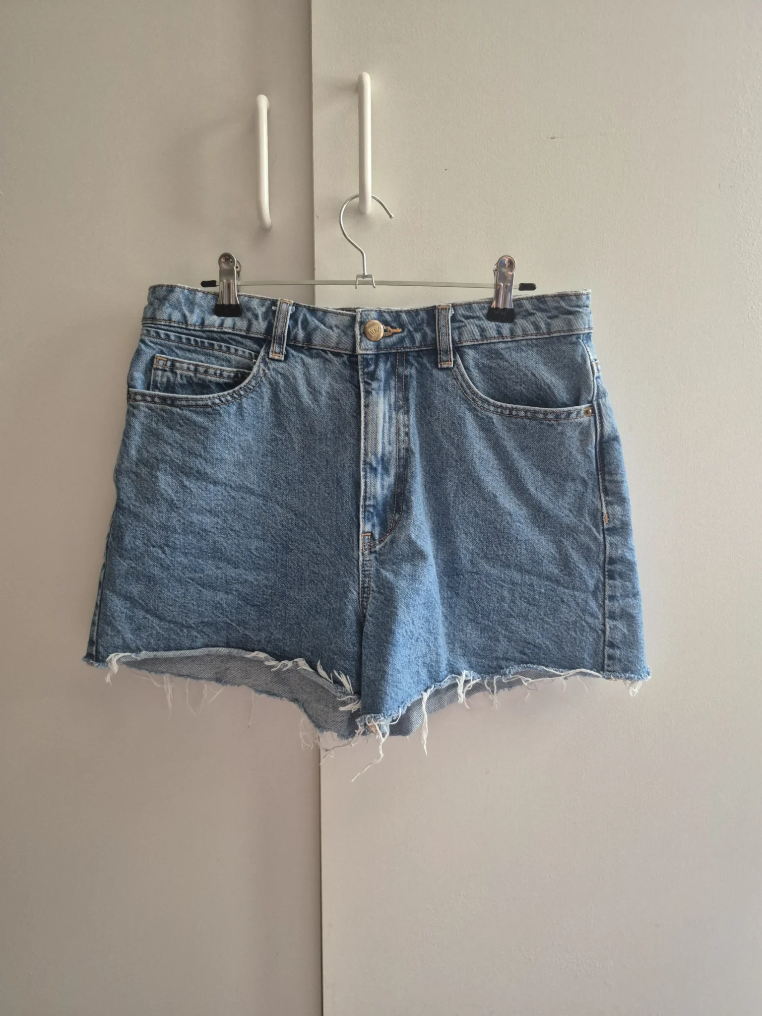 Featured image for Short Zara taille haute grandeur 28