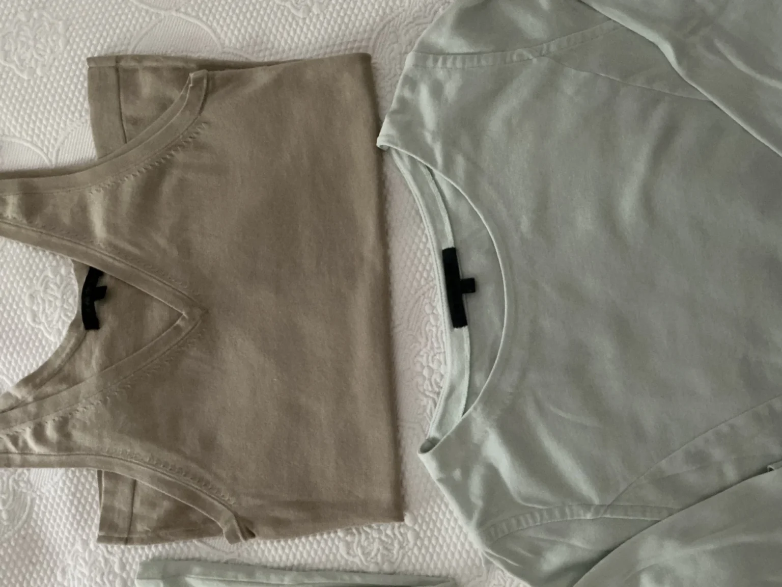Image for Camisole et t shirt Ça va de soi