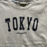 Thumbnail for T-shirt Scotch & Soda pour femme, coupe carrée, motif Tokyo, taille XS