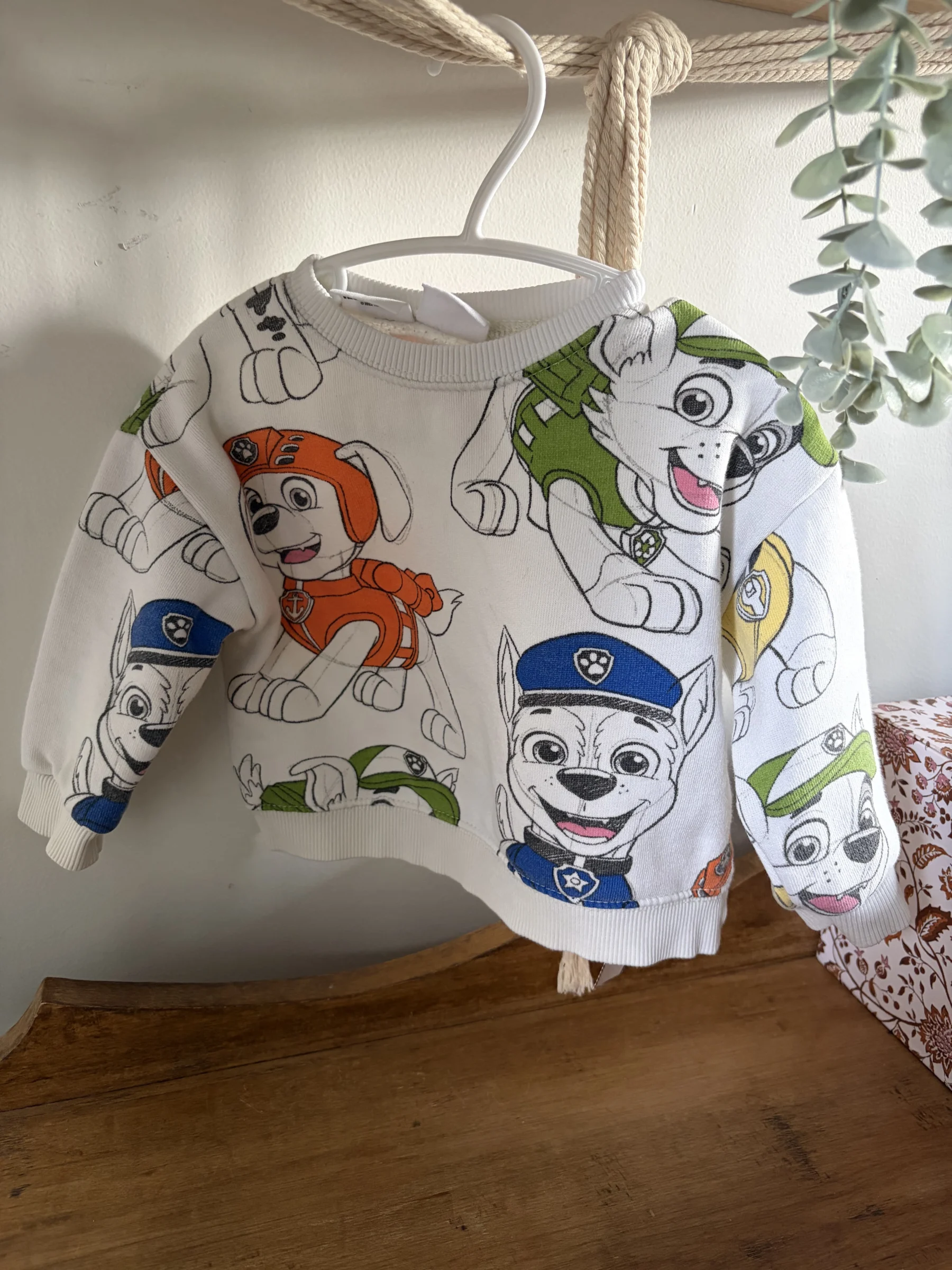 Chandail 9-12m fait grand Zara seconde main