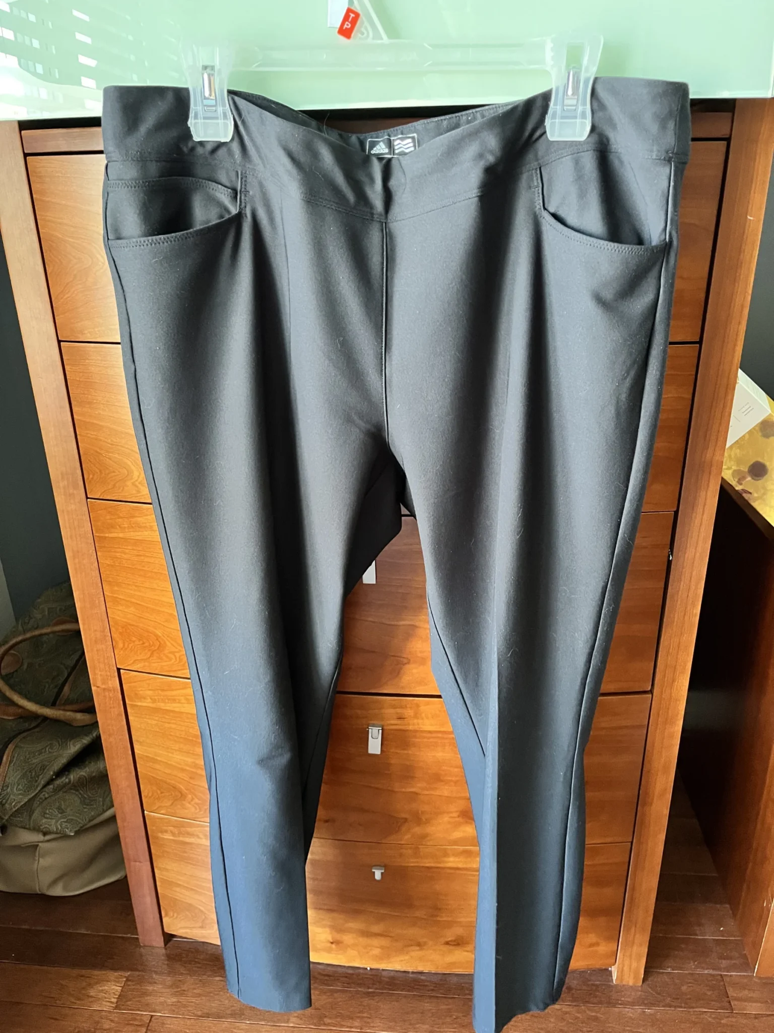Image for Pantalon sport Adidas 3/4. Noir. Large. Golf ou marche. Confortable.