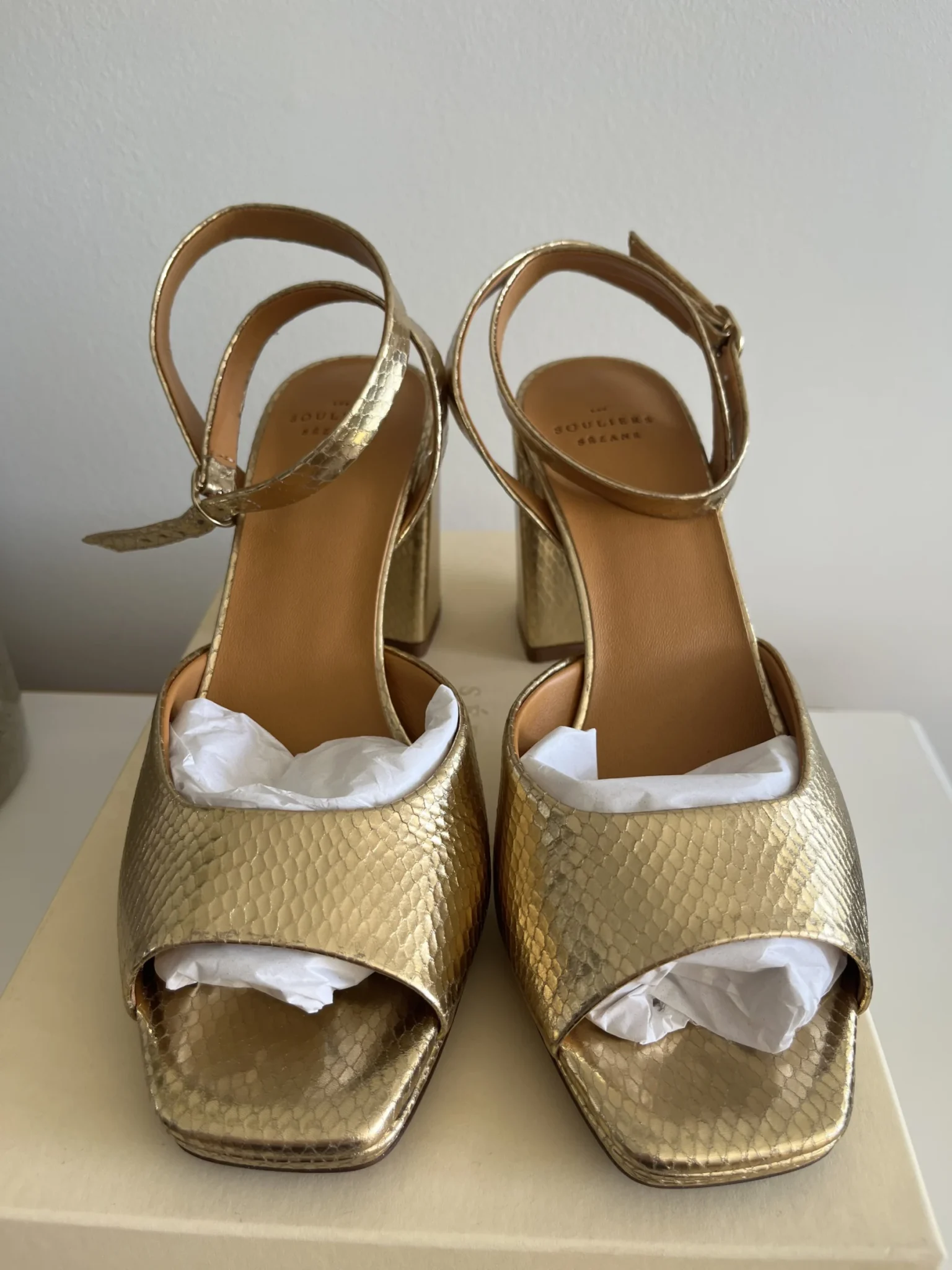 Image for Sandales Sézane taille 40 (10US) modèle Maxine doré