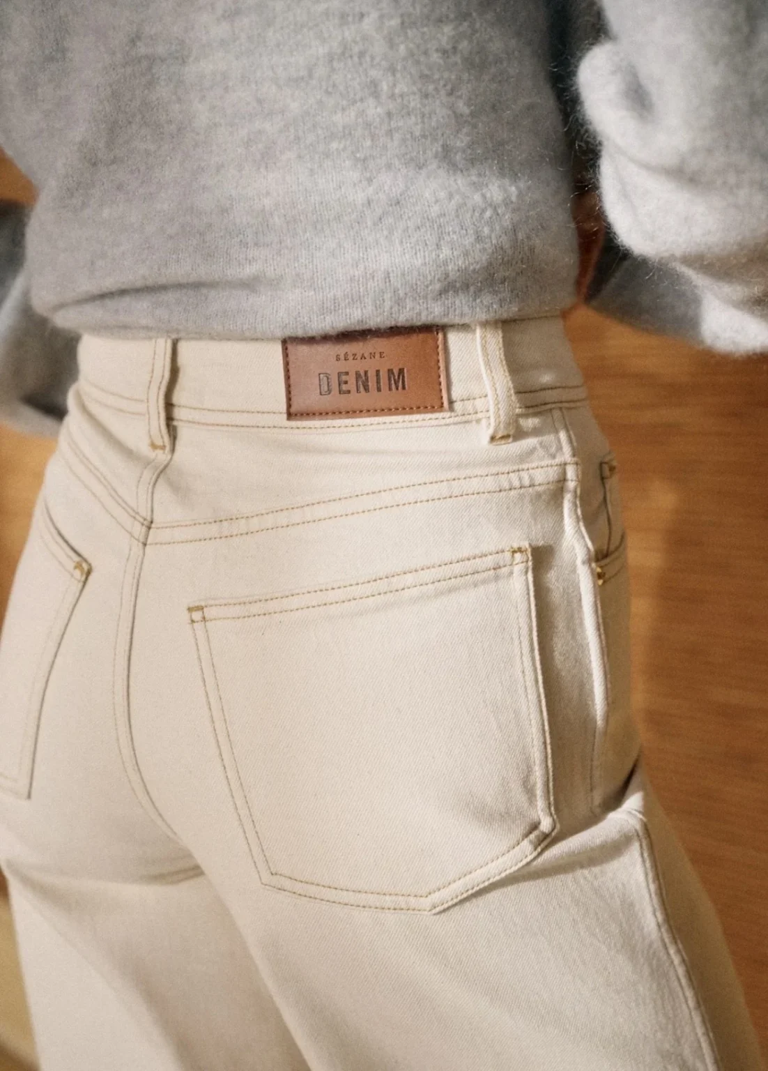 Image for Jean Sézane Le Crop taille 40 beige à boutons marrons