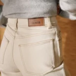 Thumbnail for Jean Sézane Le Crop taille 40 beige à boutons marrons