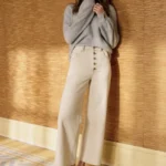 Thumbnail for Jean Sézane Le Crop taille 40 beige à boutons marrons