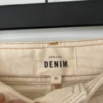Thumbnail for Jean Sézane Le Crop taille 40 beige à boutons marrons